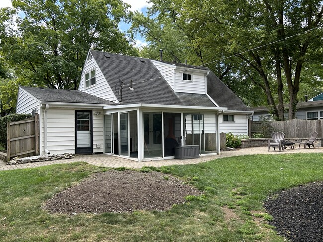 Building Photo - 946 Caniff Rd