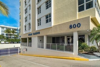 Building Photo - 800 SE 20th Ave