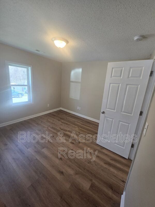 Building Photo - 601 Huger St