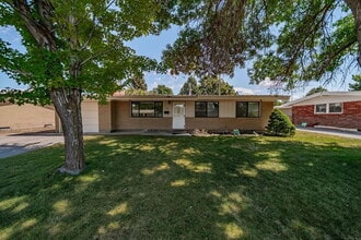 Building Photo - 618 Davidson Dr