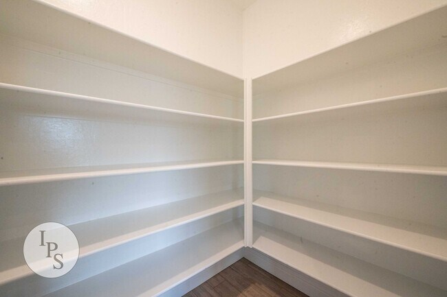 Foto del edificio - 2022 South/East Fresno Home, 4BR/2BA - Lots of Amenities!