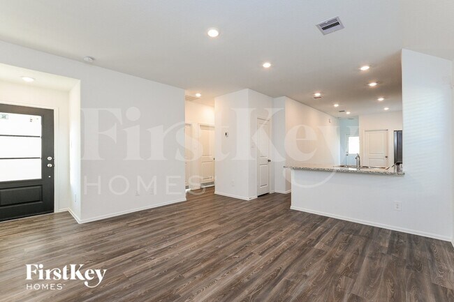 Foto del edificio - 18446 Summit Ranch Dr
