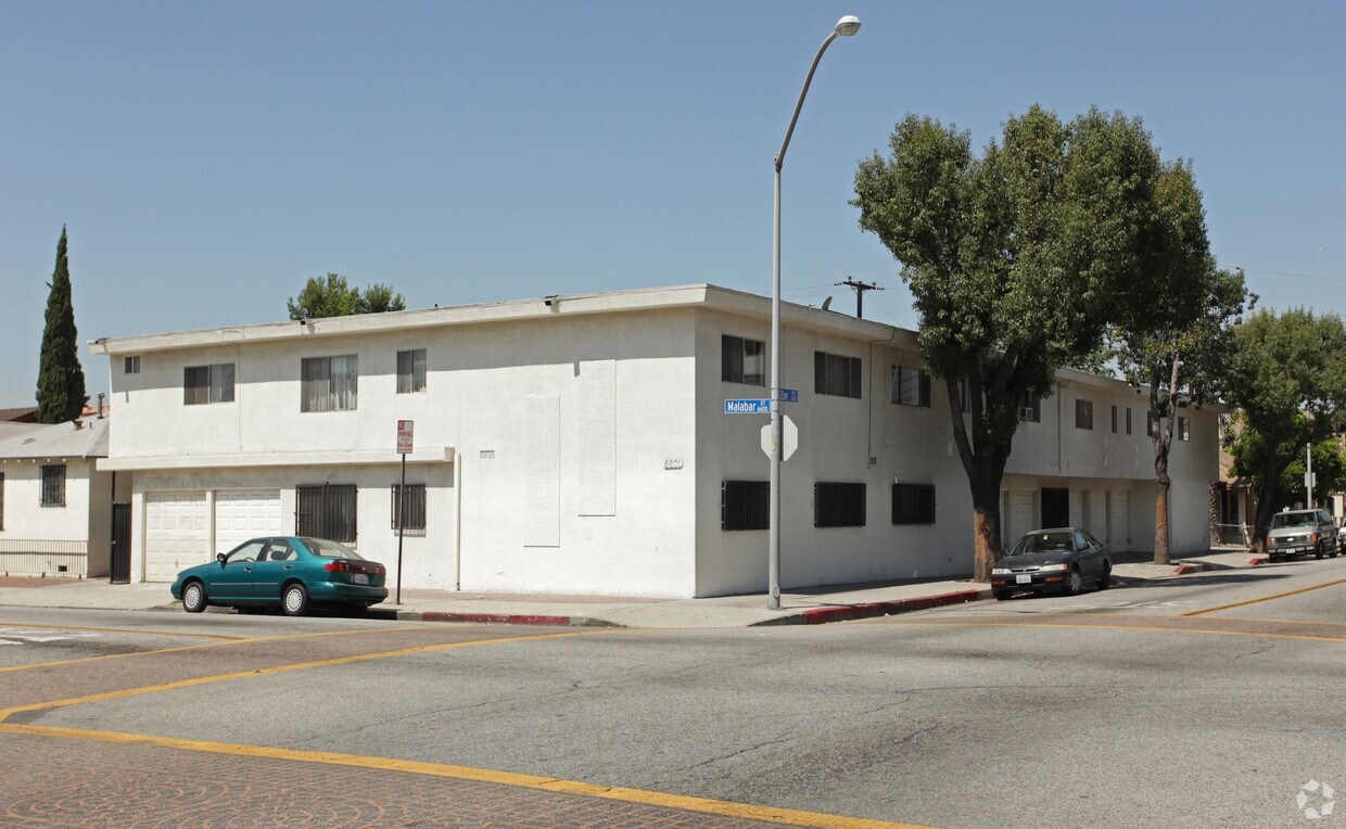 Primary Photo - 6601 Malabar St