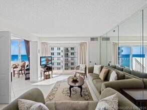 Building Photo - 3221 S Ocean Blvd