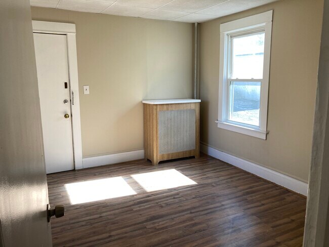 Dormitorio 1 Foto 2 - 2089 Fairview Ave