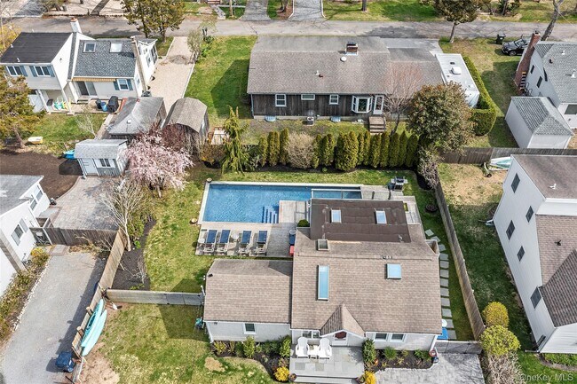 Foto del edificio - 8 Elder Ave