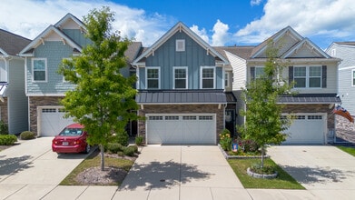 7446 Hartsfield Dr