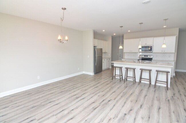 Building Photo - Stunner in Harvest Point