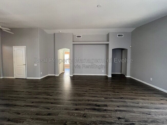 Building Photo - 6246 W Blackhawk Dr