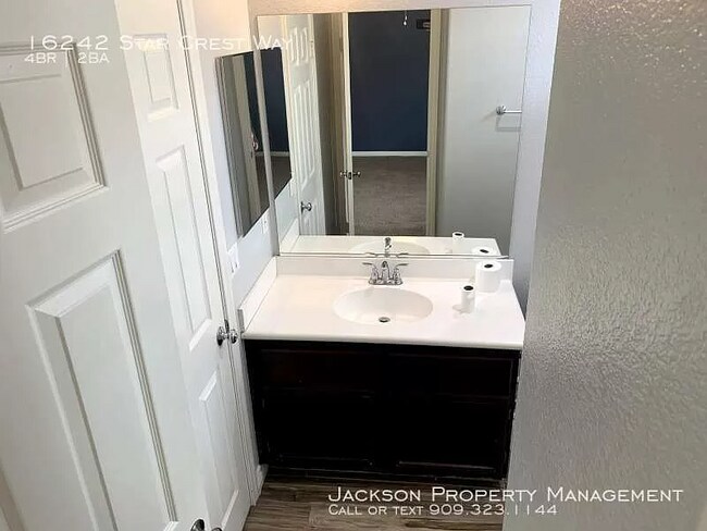 Foto del edificio - 16242 Star Crest Way