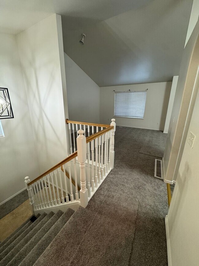 Foto del edificio - 100 Burton St