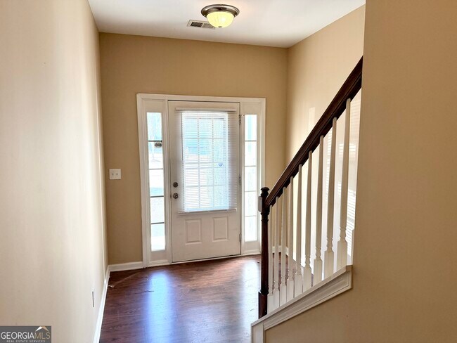 Foto del edificio - 2390 Camden Oak Way