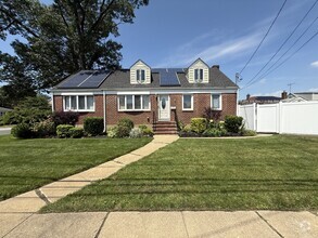 Building Photo - 100 Newbold Ave