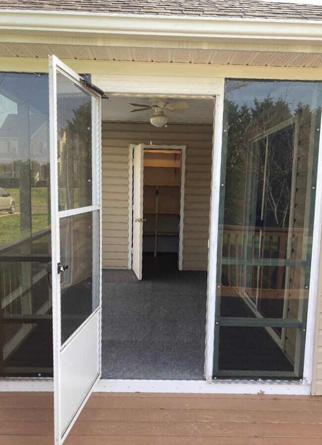 Building Photo - 809 Carole Summey Dr