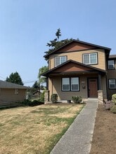 Building Photo - 2102 Summit Ave