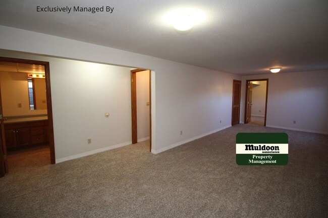 Building Photo - Available Now! Lovely Briargate Home! Pet Friendly!