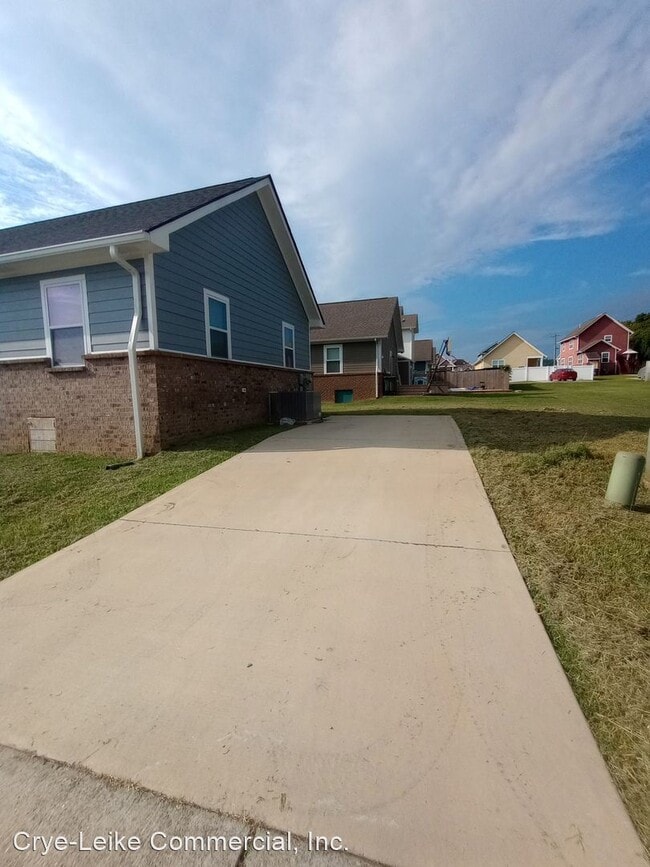 Building Photo - 3 br, 2 bath House - 3501 Highland Ave