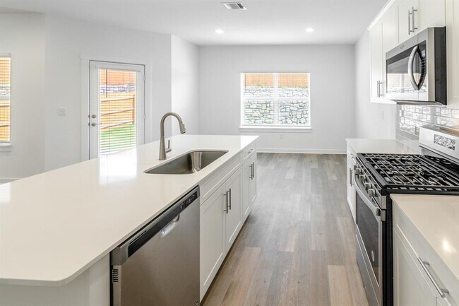 Foto del edificio - 1856 Bonham Ln
