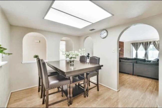 Foto del edificio - 6815 Huntbrook Dr
