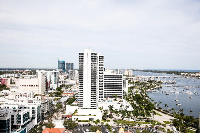 Foto del edificio - 222 Lakeview Ave