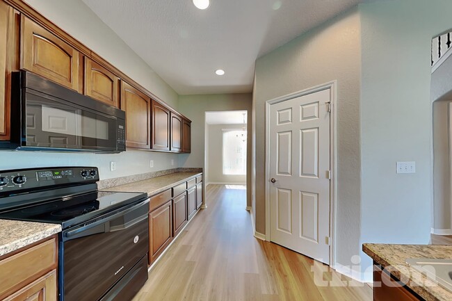 Building Photo - 3256 Enclave Blvd