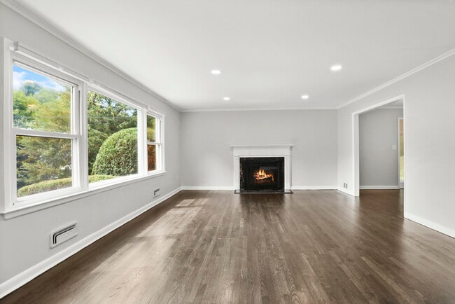 Building Photo - 9 Swan Terrace