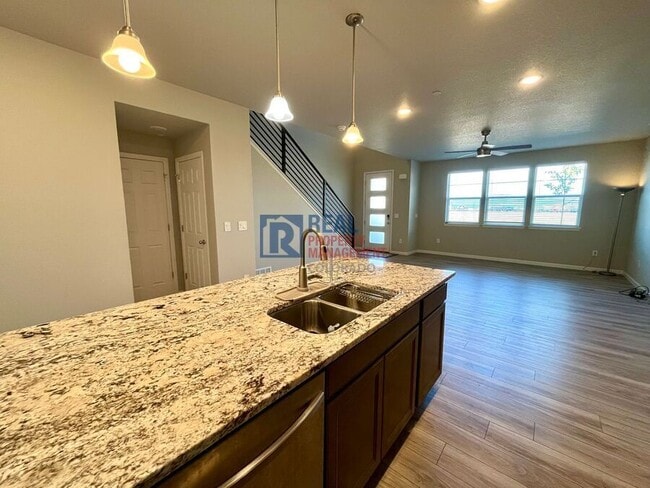 Building Photo - 1611 Spring Water Pt