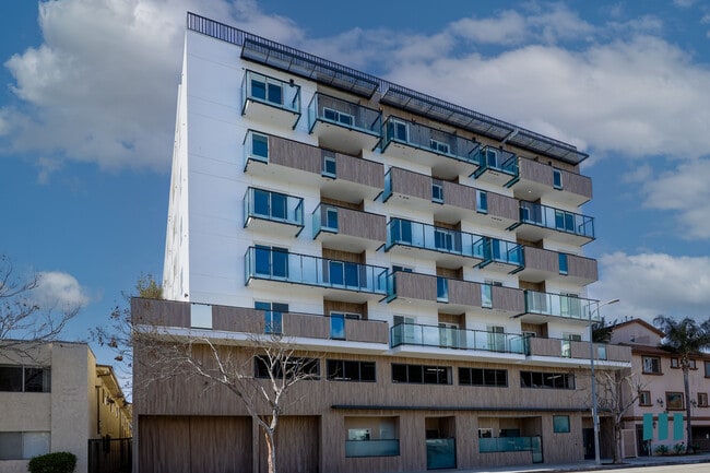 Foto del edificio - Motor Midway by Wiseman