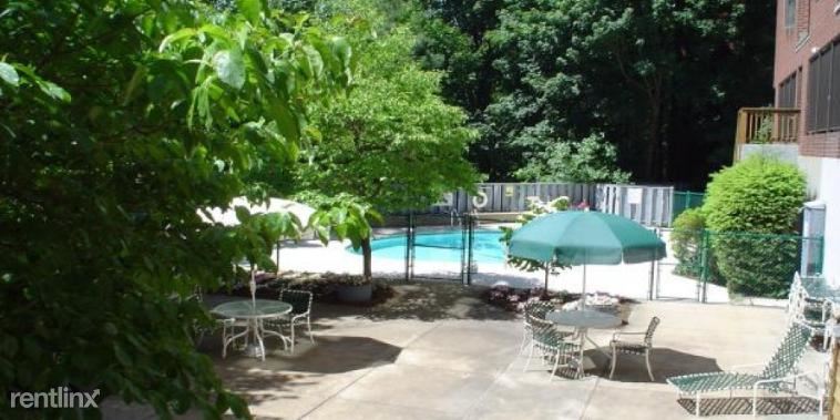 Building Photo - 1419 Beacon St