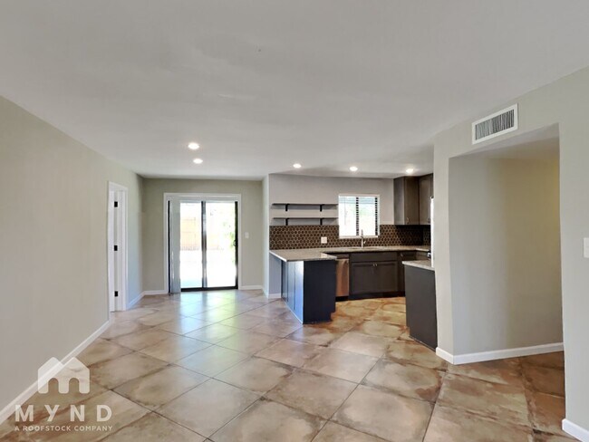 Foto del edificio - 5302 E Peach St