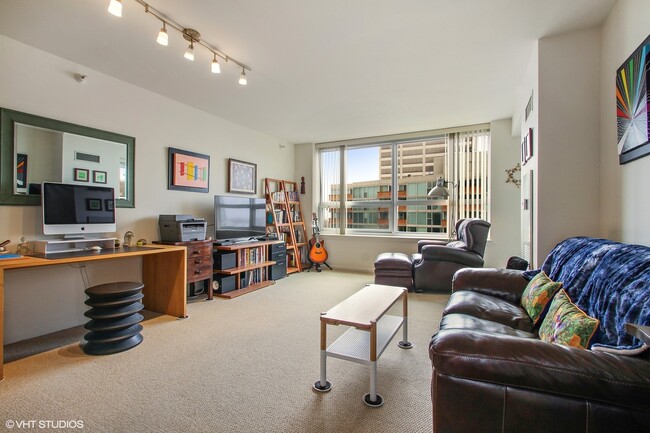 Foto del edificio - 807 Davis St