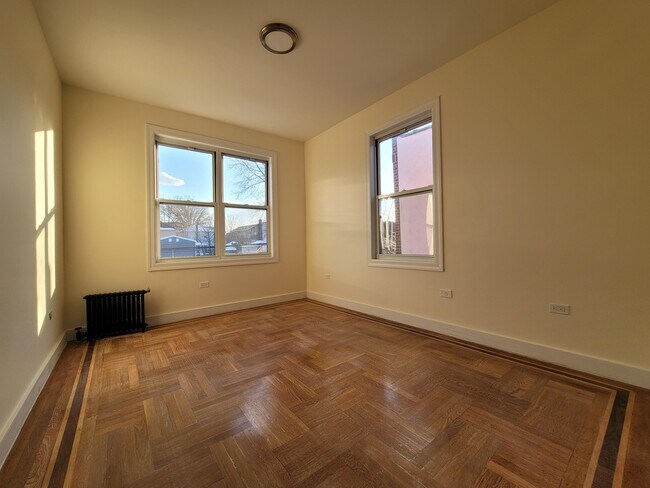 Foto del edificio - 2883 E 195th St