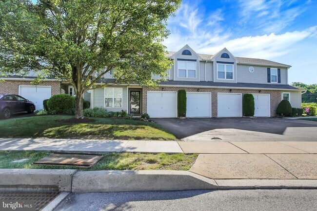 Foto del edificio - 6444 Terrace Ct