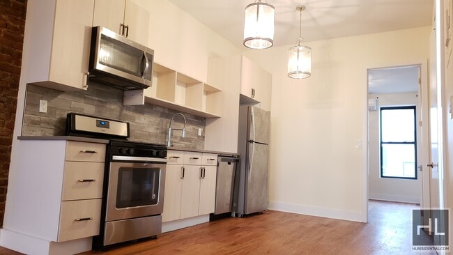Building Photo - 1273 Rogers Ave