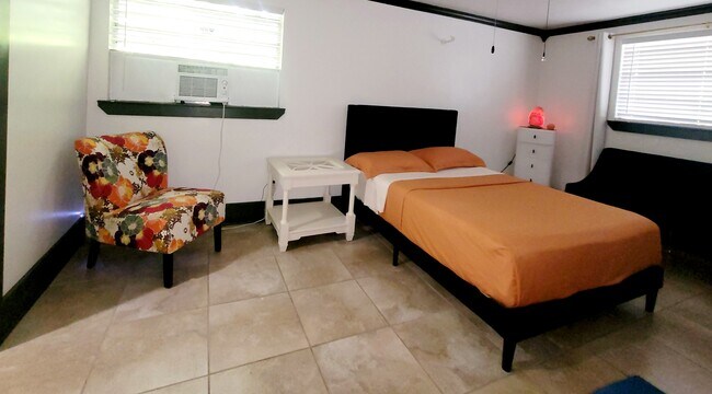 Foto del edificio - 1005 W Grace St