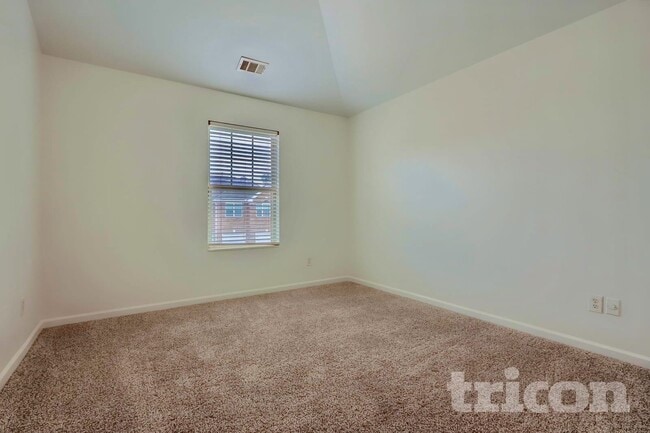 Building Photo - 5732 Barrington Run