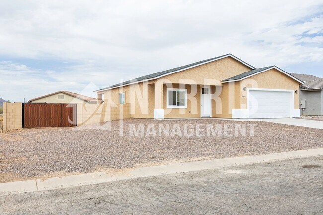 Foto del edificio - Beautiful Brand New Home with Block Wall
