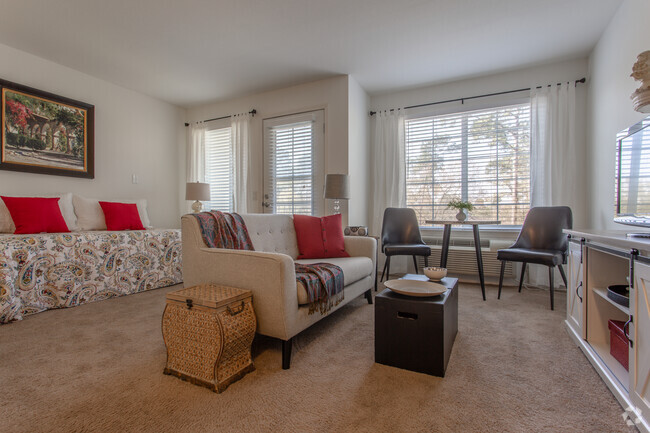 Studio Living Space - Cypress Woods Independent Senior Living