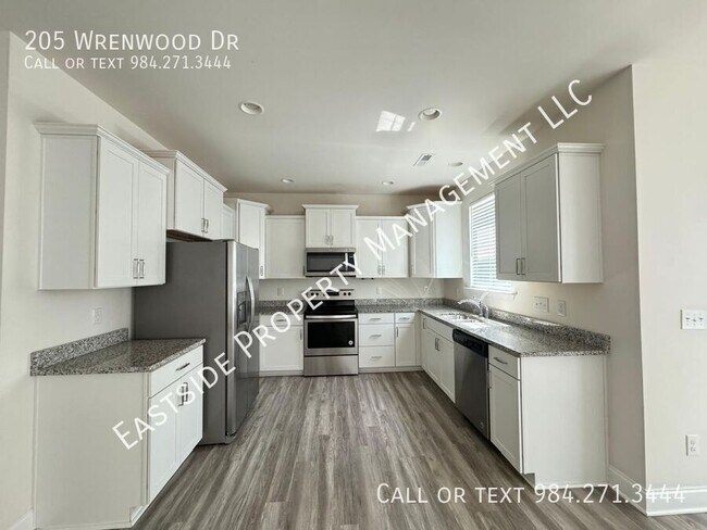 Building Photo - 205 Wrenwood Dr