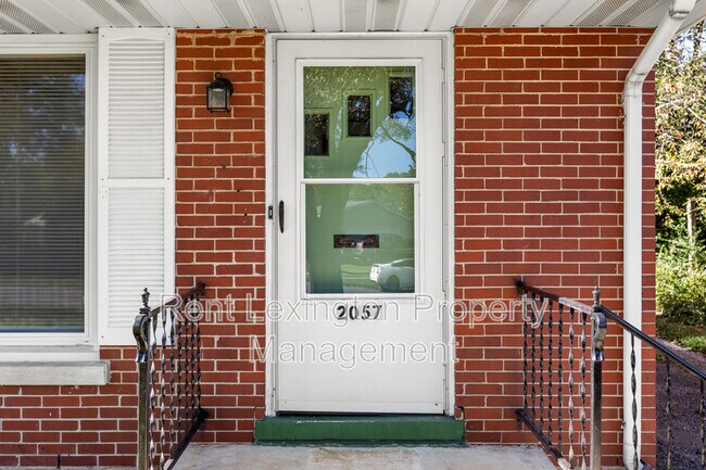 Foto del edificio - 2057 Heather Way