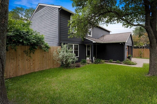 Building Photo - 11600 Parkfield Dr