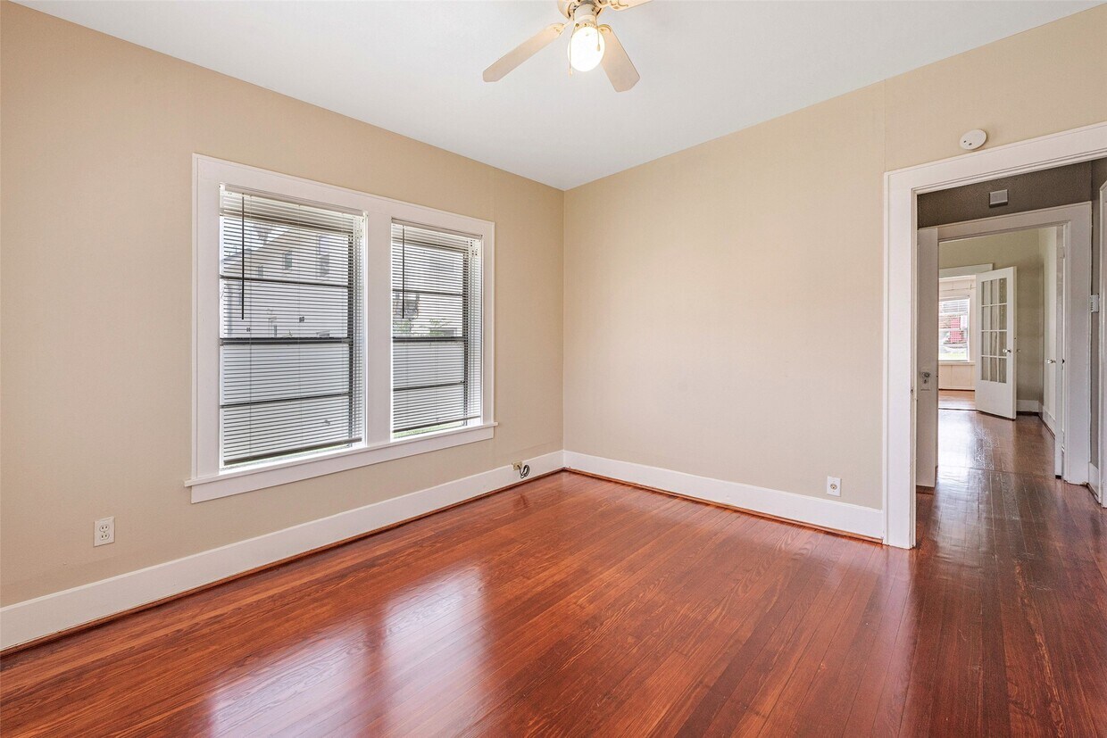 Foto del edificio - 2611 Rosewood St