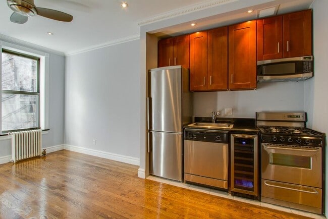 Photo - 336 E 18th St Apartment