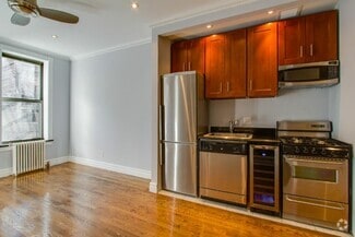 Building Photo - 336 E 18th St