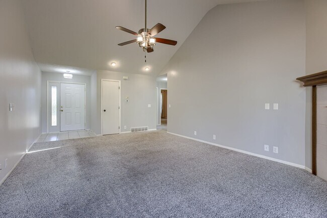 Foto del edificio - Must See 3 Bedroom Close to Village Pointe!!