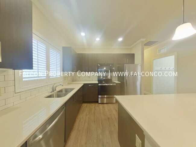 Foto del edificio - 3355 Emmett View Dr