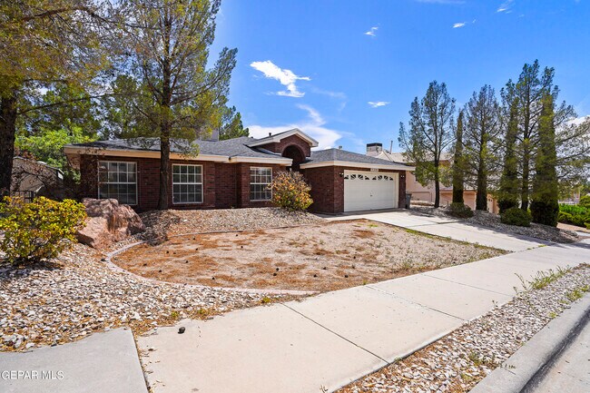 Building Photo - 6208 Los Bancos Dr