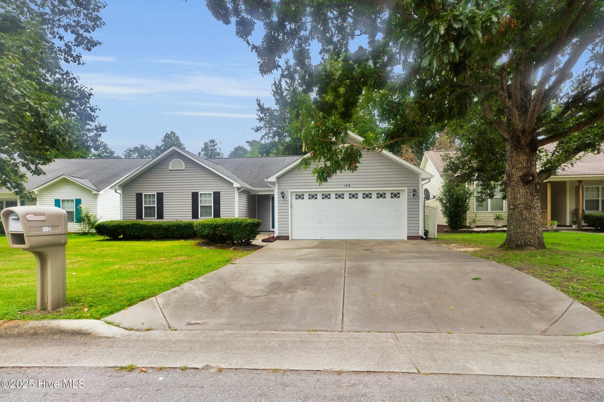 Primary Photo - 146 Monterey Cir