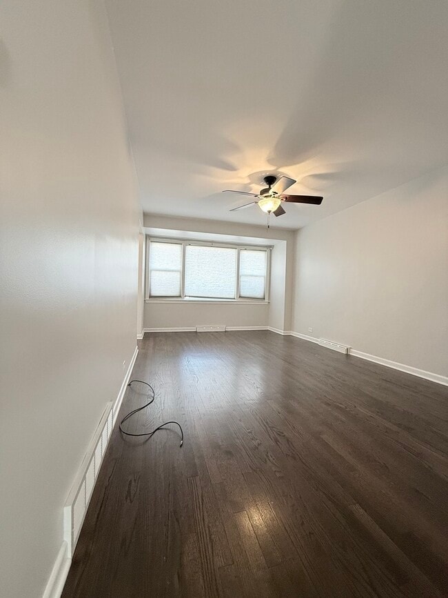 Building Photo - 5850 S Neva Ave