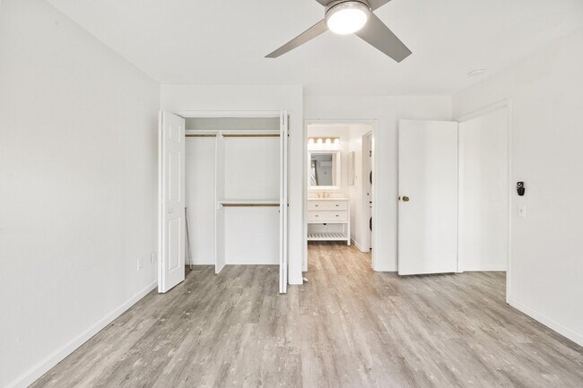 Building Photo - 77835 California Dr